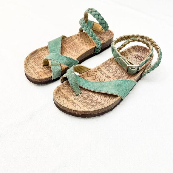 Muk Luks Braided Strap Sandals Green/Blue Suede Leather Sandal Size 8 - Picture 2 of 5